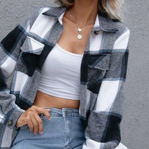 💙🤍💙🤍Women’s plaid SHACKET  long sleeve with pockets
BRAND NEW NEVER WORN 💙🤍💙🤍